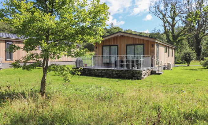 Haverthwaite Cottage | THE BRAMBLES, pet friendly, with a garden in Haverthwaite