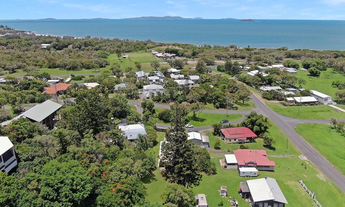 Emu Park House | The Breezy Emu - Pet Friendly