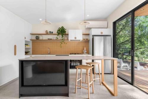 Ewingsdale House | The Brook View Byron Bay