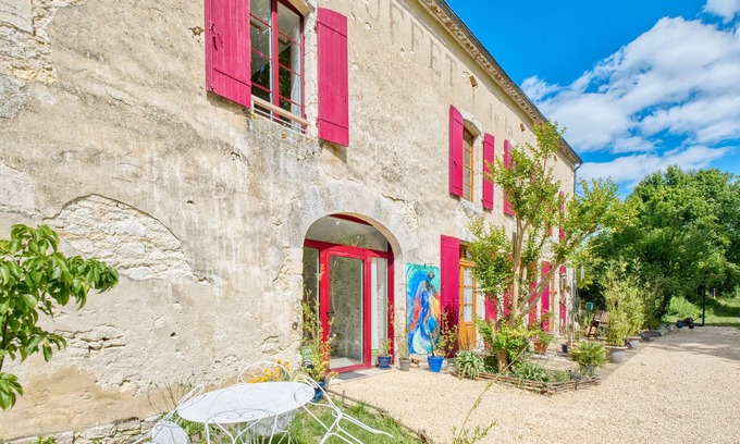 Plaisance House | The Buffet de la Gare: Historic Gîte with Private Terrace in the Heart of Périgord Pourpre