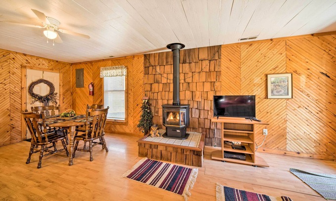 Bellevue Apartment | 'The Burgundy Cabin' Iowa Retreat: Pond & Fire Pit