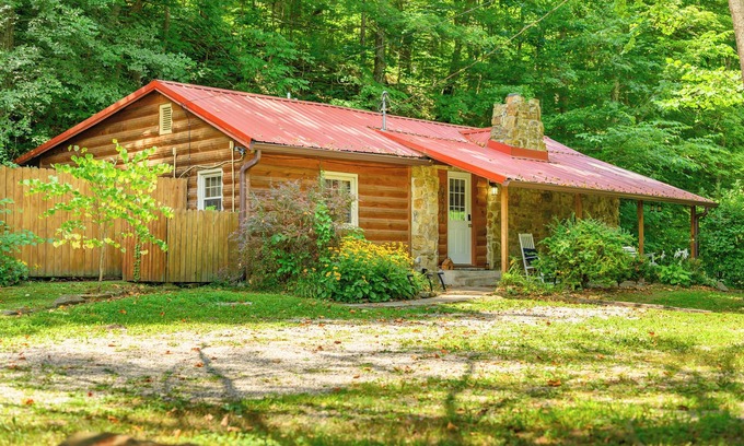 Gnaw Bone Cabin | The Butterstone Cottage - Hot Tub, Bumper Pool, Fire Pit