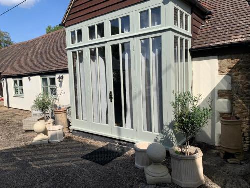 Frilford House | The Byre, at Cradle Barn offering a king suite