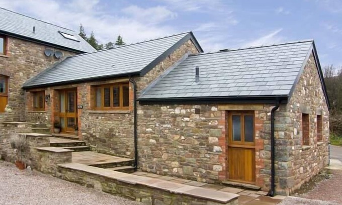Abergavenny Cottage | THE BYRE, luxury holiday cottage in Llanddewi Skirrid