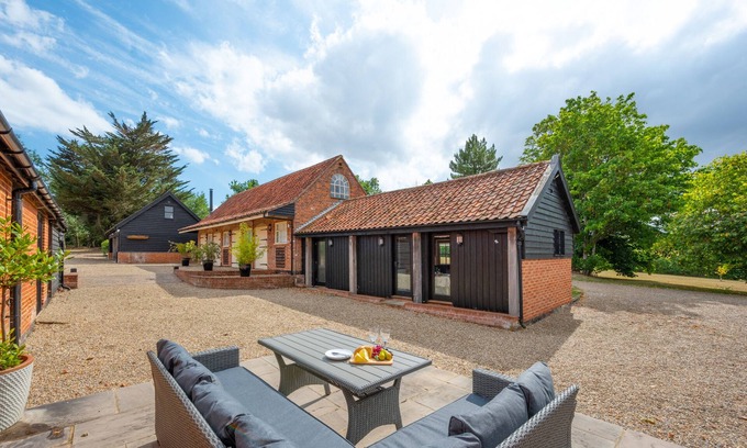Halesworth House | The Byre - One Bedroom House, Sleeps 2