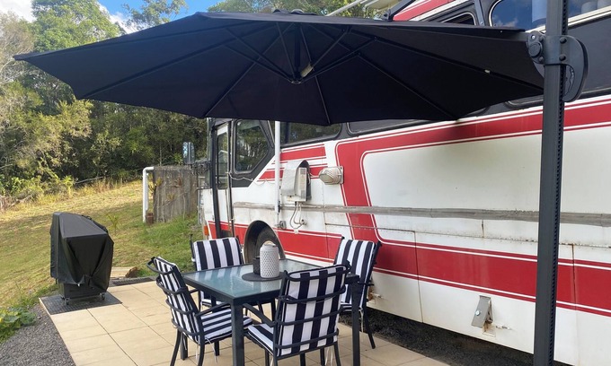 Ewingsdale House | The Byron Bus (close to town)