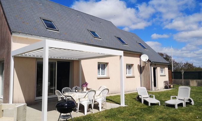 Portbail Hotel | The Côte des Isles Port-bail beach