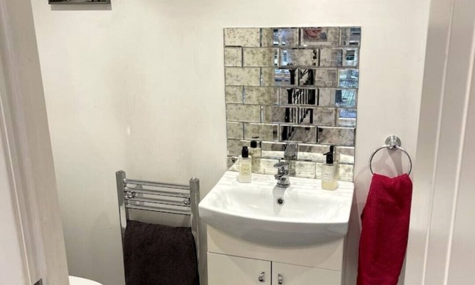 High Barnet Cabin | The Cabin - Arkley, Barnet