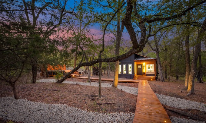 Heath Cabin | The Cabin In The City