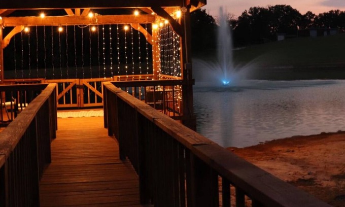 Kildare House | The Cabins at Ivey Acres THREE LUXURY CABINS ON 50 ACRES IN THE PINEY WOODS