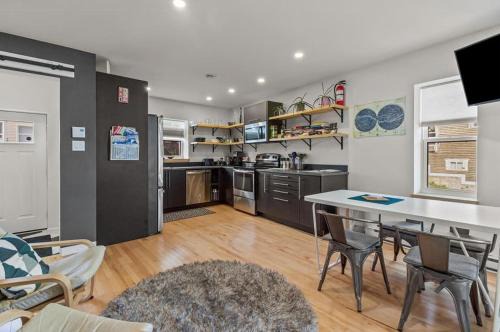 Downtown St. John's House | The Cabot 2bds 2ba Patio