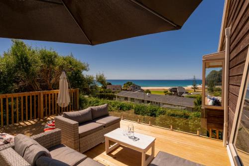 Onemana House | The Captain's Lookout - Onemana Holiday Home