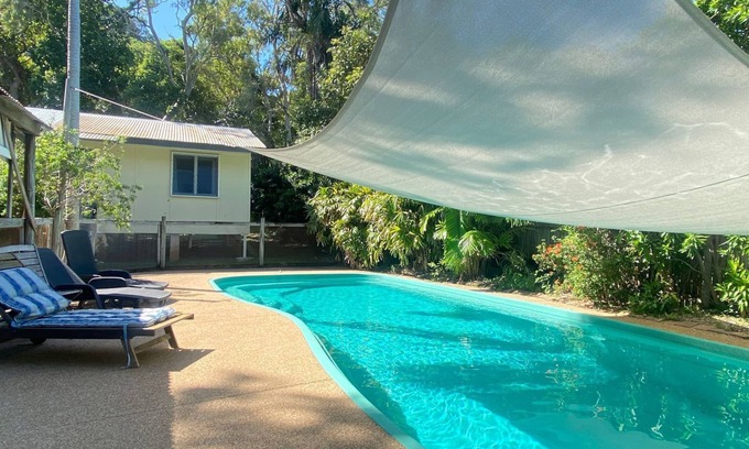 Arcadia Apartment | The Captain's Manor on Cook 8 - Compact, affordable and just minutes to Alma Bay