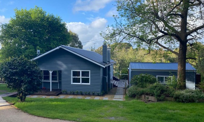 Main Ridge House | The Caretakers Cottage