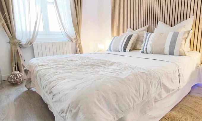 Charleville-Mezieres Apartment | The Carolo suite