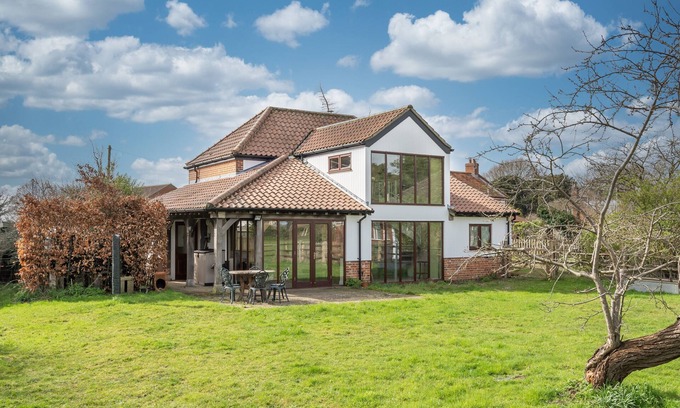 Irstead Apartment | The Carpenters Shop | Winterton Cottages