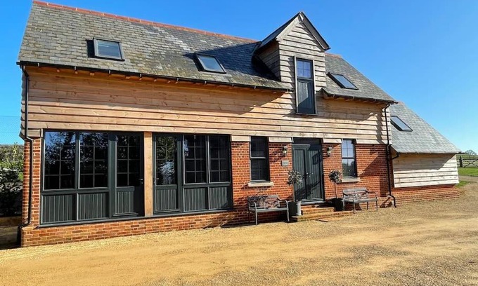 Salisbury House | The Carriage House