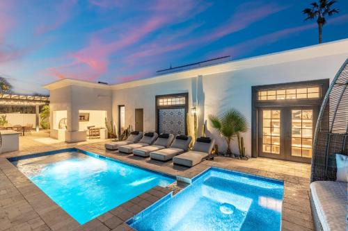 Camelback Park Estates House | The Casa Del Sol Experience - Old Town Villa