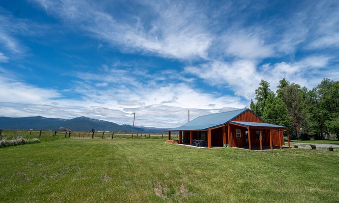 Fort Klamath House | The Cascade Mountain-View Retreat