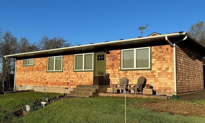 Garibaldi House | The Catch; relax in this stylish cozy home with views of the mountains & bay!