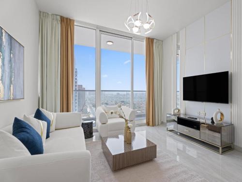 Dubai Apartment | The Celeste Manor 1BR w Study in Gemz-14