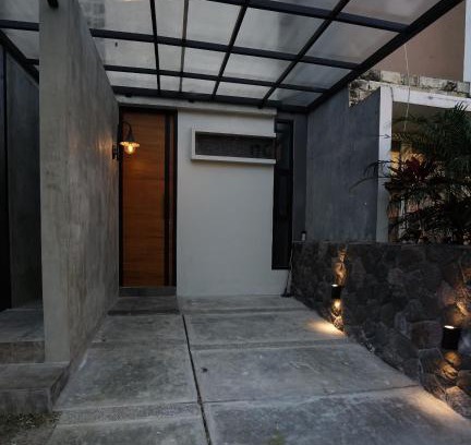 Ngaglik Villa | The Cendana Villa's
