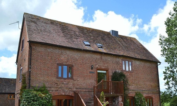 Bromyard Apartment | The Chaff House - farm stay apartment set within 135 acres
