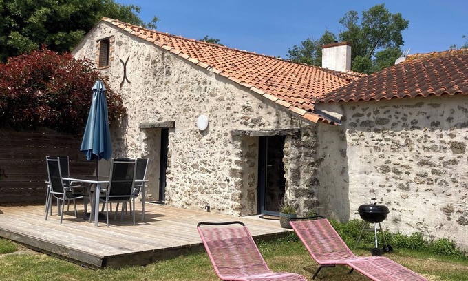 Sallertaine House | The charming 3 gîtes du Gazeau, 11 km from the beach, with sauna and pool table