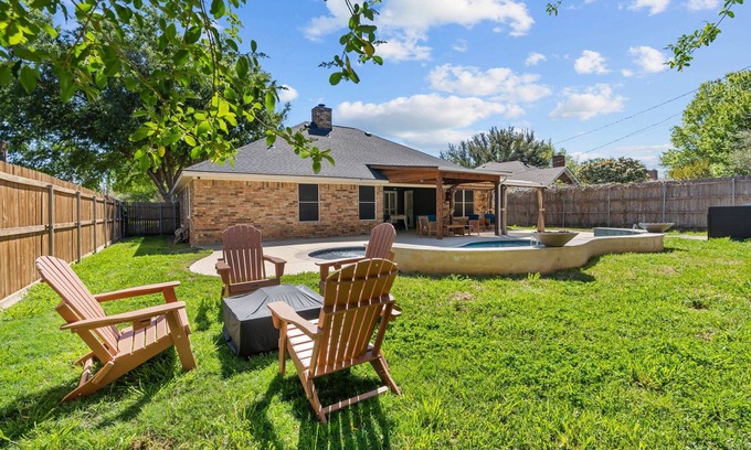 Keller House | The Charming House & Pool in DFW
