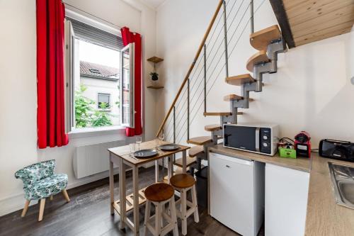 Boucle - Gros Caillou Apartment | The charming studio in Croix-Rousse AIL