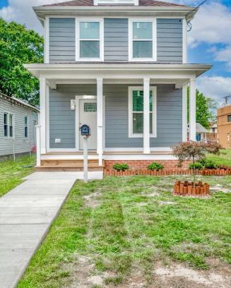 Norfolk House | The Chesapeake Gray