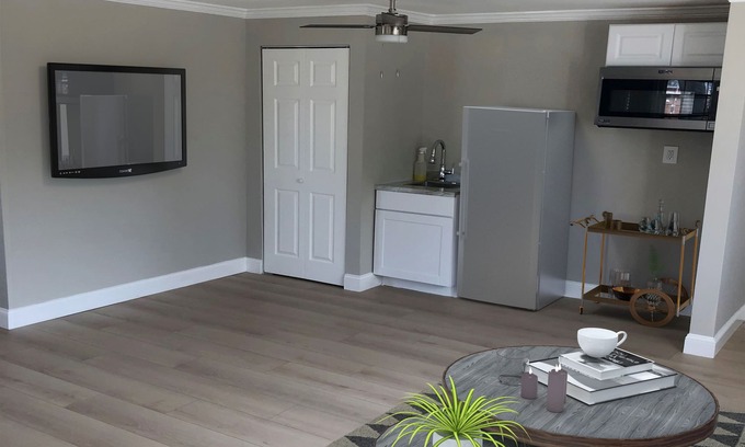 Oxon Hill Bed & Breakfast | “The Chesterfield” Bright and Airy Private Studio