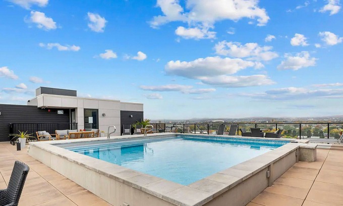 Saint-Roch Apartment | The Chic Charest | Terrace | Pool & BBQ | AC