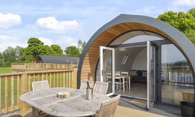 Hertford House | The Chicken Coop by Interhome