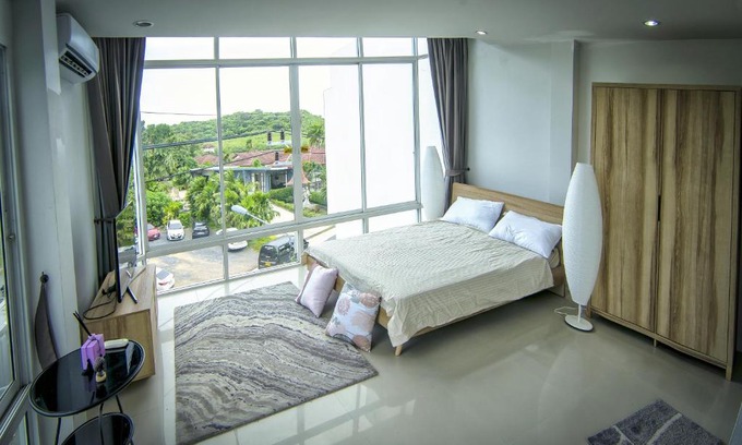 Nai Harn Apartment | The CHU cafe/guesthouse