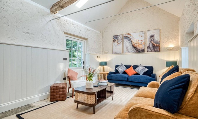 Priston House | The Cider Barn - Gorgeous Rural 2BD Escape Near Bath