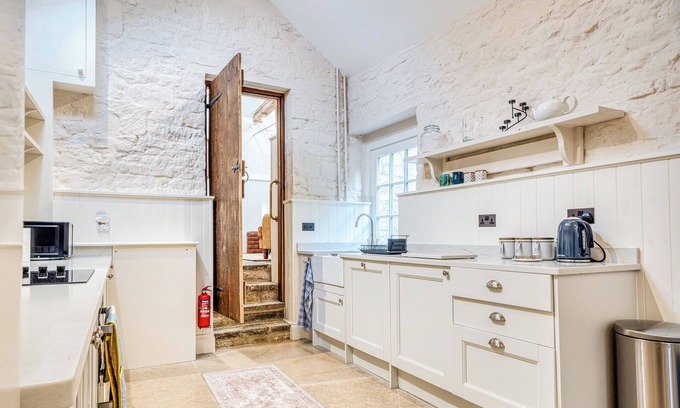 Newton St Loe House | The Cider Barn - Gorgeous 2BD Near Bath
