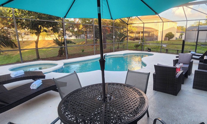 Windwood Bay House | The Citrus Splash | Family-Friendly Retreat Near Disney & Universal w/Pool, Spa & Game Room