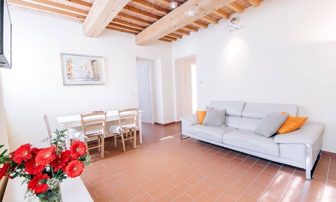 Uzzano Apartment | The Citrus Village - The orange
