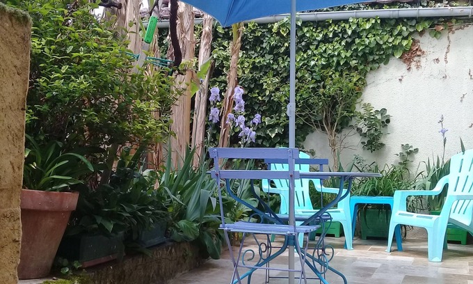Bergerac House | 'The Claire's house' independant terrace in an old village couze saint front