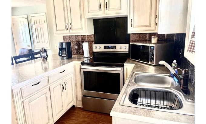 Bentley Cottage | The Classy Camp