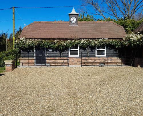 Roughton Apartment | THE CLOCKHOUSE, ROuGHTON