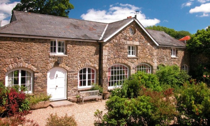 Mary Tavy Cottage | THE COACH HOUSE, pet friendly, luxury holiday cottage in Lydford