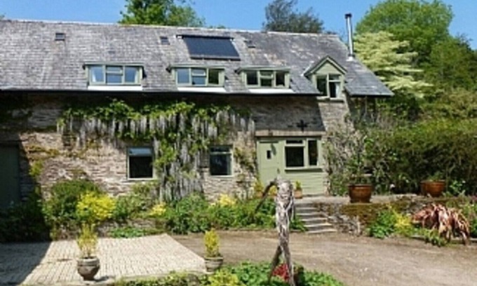 Goveton Cottage | The Coach House Sleeps 6 (3 Bedrooms)