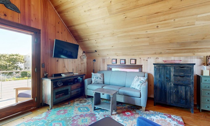 Boothbay Harbor House | The Coal Shack: Dog-Friendly Harborfront Studio in Downtown Boothbay
