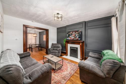 Brewery District House | The Cobblestone Townhouse - 2 BR -German Village