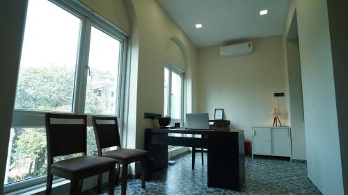 Wellington Pier Hostel | The Colaba Pod
