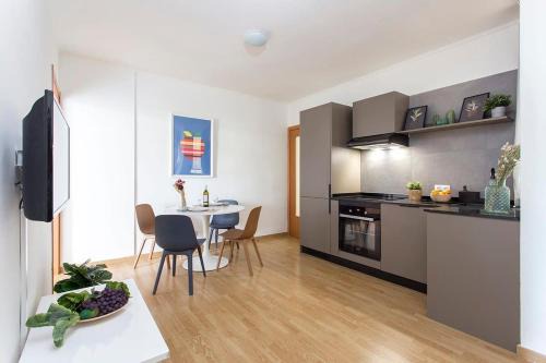 El Parc i la Llacuna del Poblenou Apartment | The Collection Barcelona - Sunny 3BD only for Families in Poblenou next to the sea!