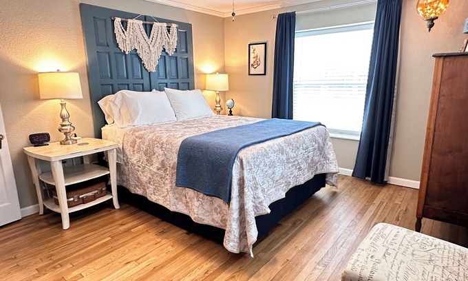 Stephenville House | The Compass South, The Travelers Stay Near TSU