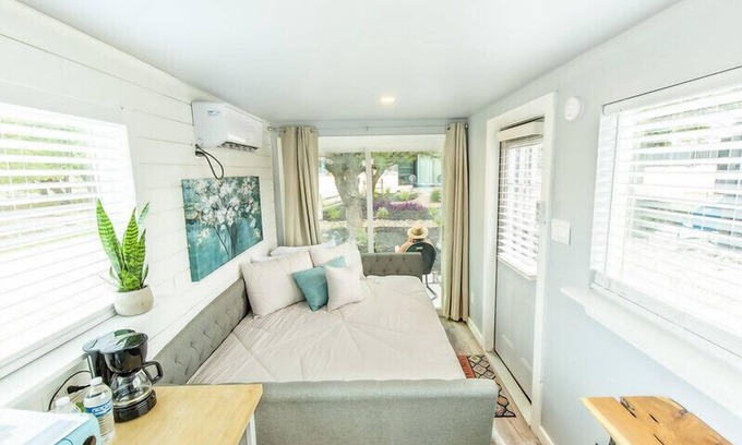 Johnson City House | The Container Retreat @ 290 Wine Trail #1